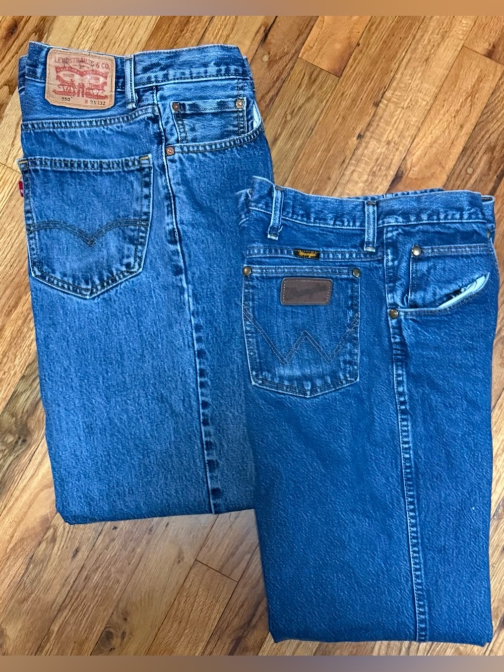 Lot Of 2 Men’s 35x32 Levi’s 550 And Wrangler Cowboy Cut, Medium Wash Jeans